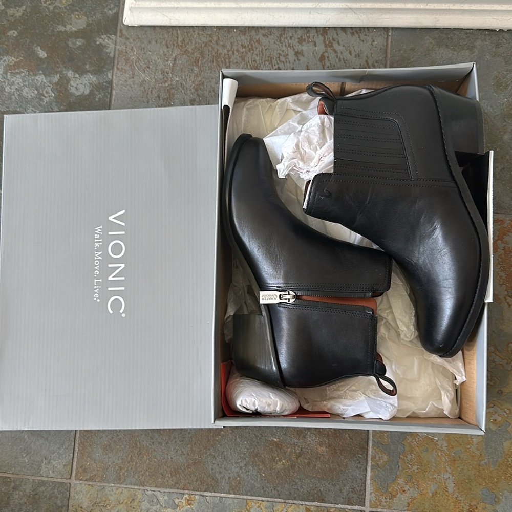 Vionic Bethany ankle boots booties sz 6 black leather